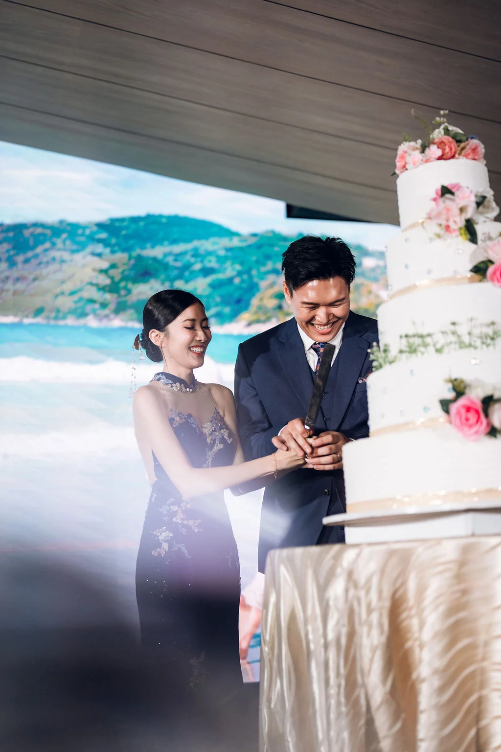 V & H wedding photo 209