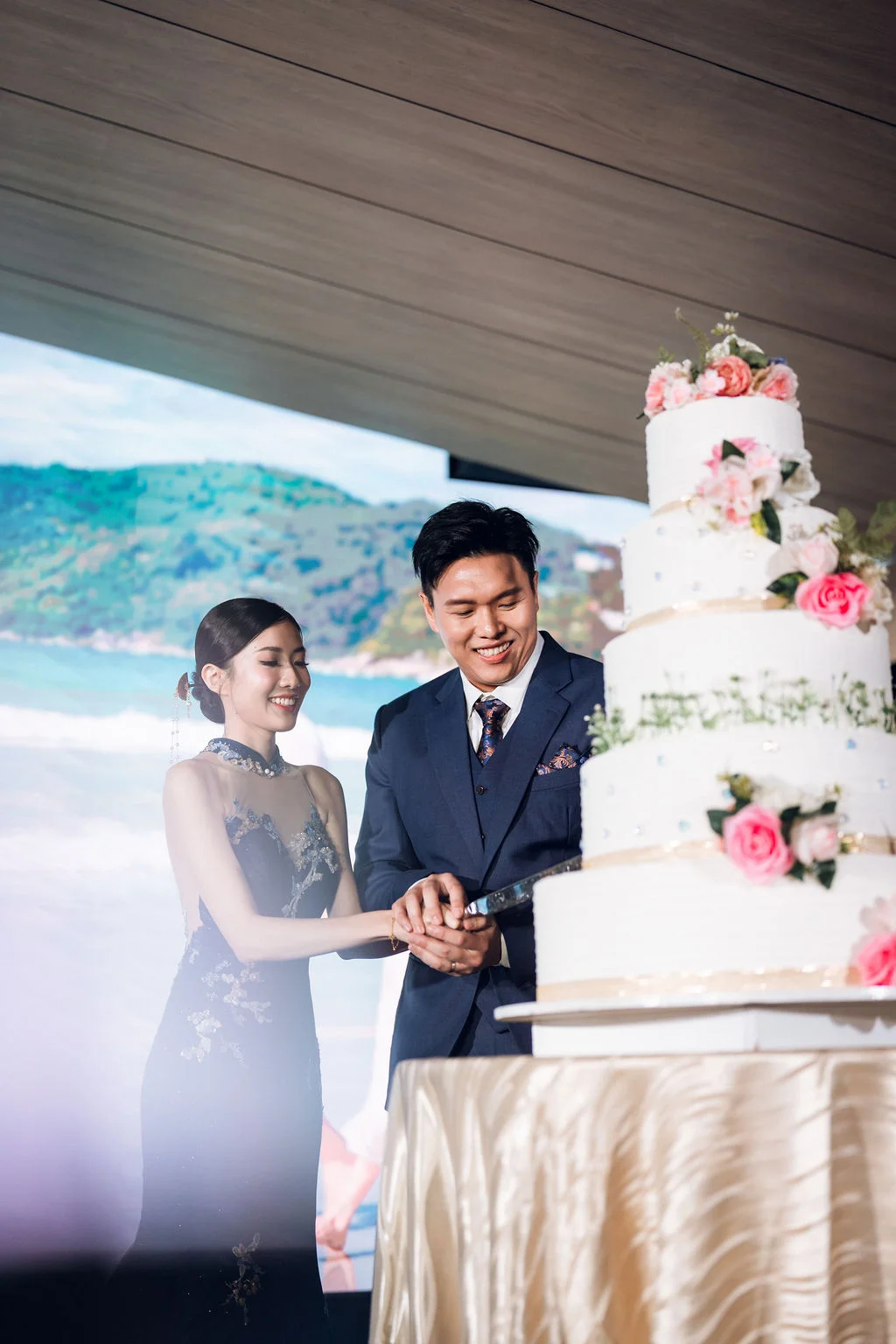 V & H wedding photo 207