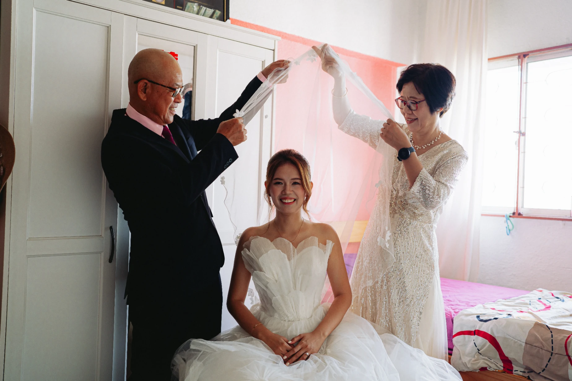 H & R wedding photo 6