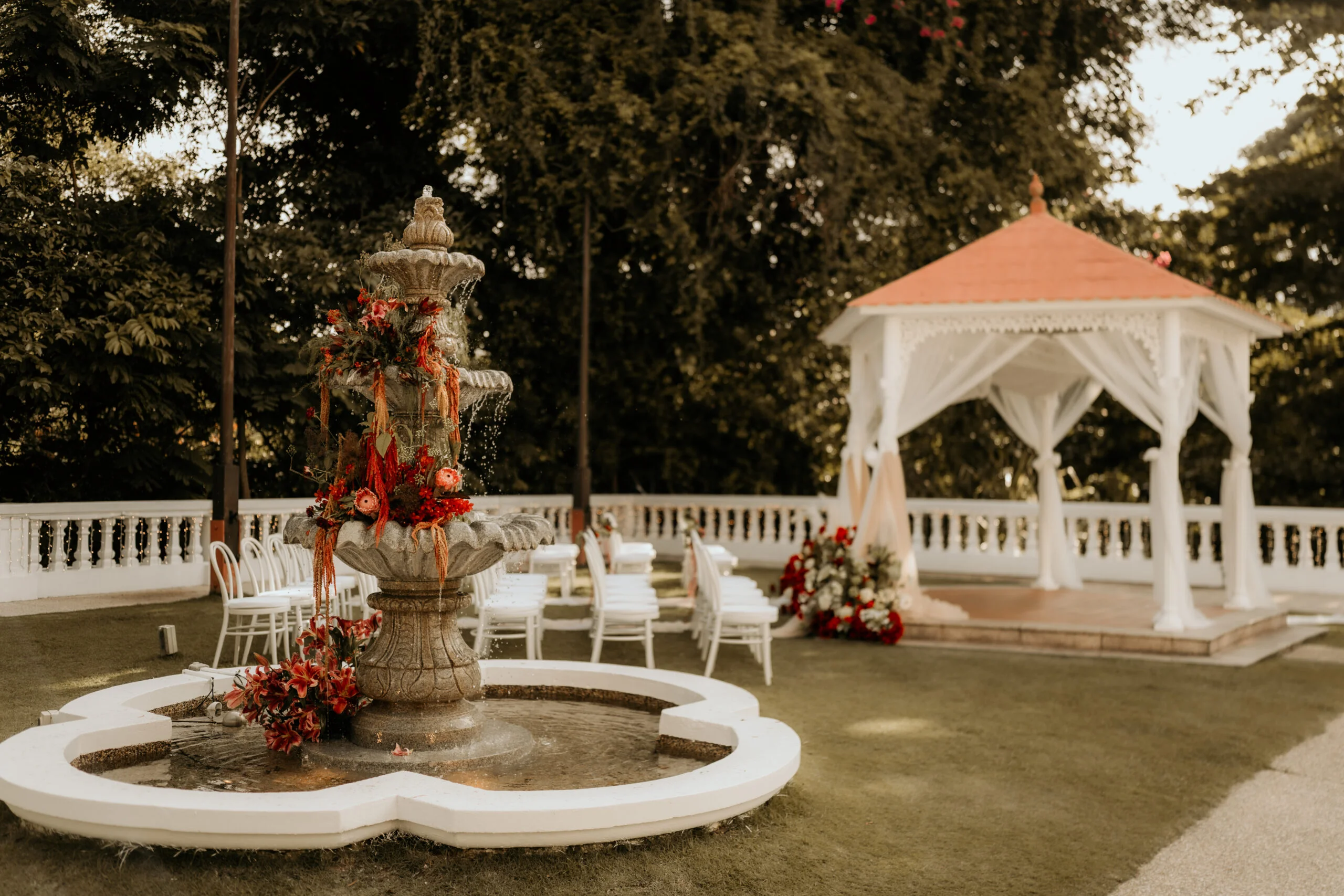 UNA restaurant (Level 2) - Photo 4