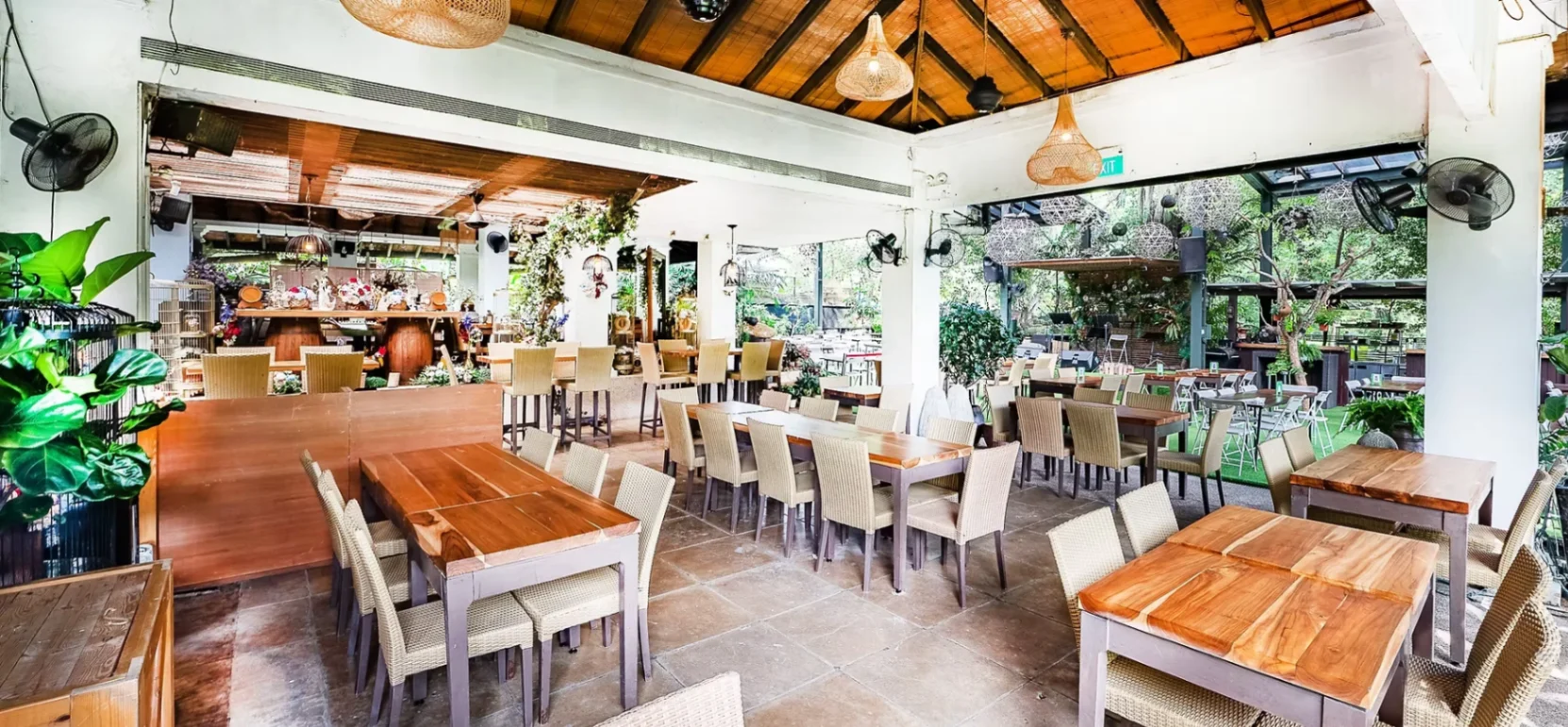 Green Terrace (3/4 Restaurant) - Photo 5