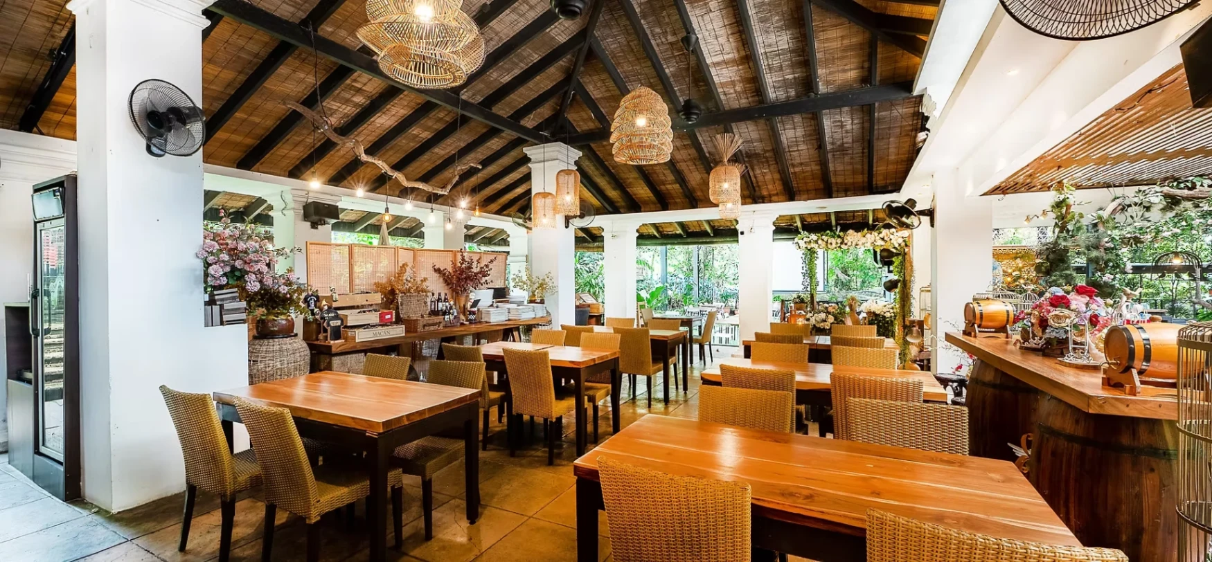 Green Terrace (3/4 Restaurant) - Photo 4