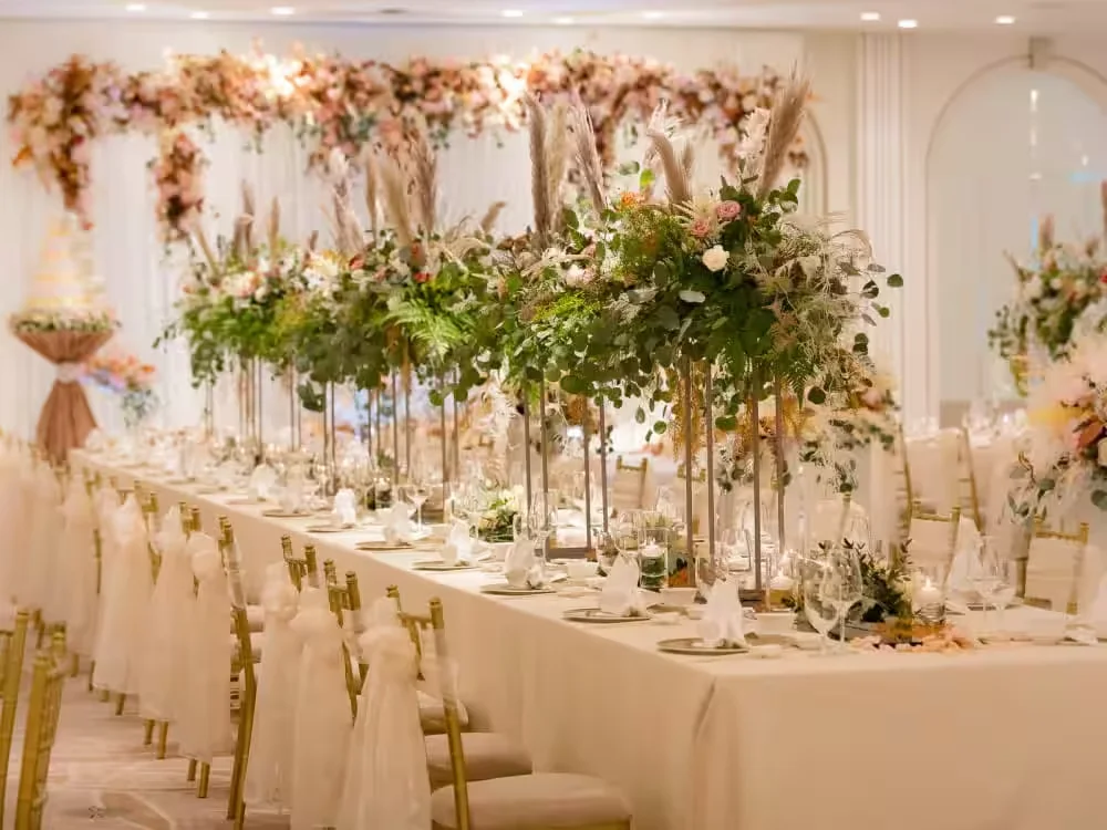 Saffron Room - Photo 2