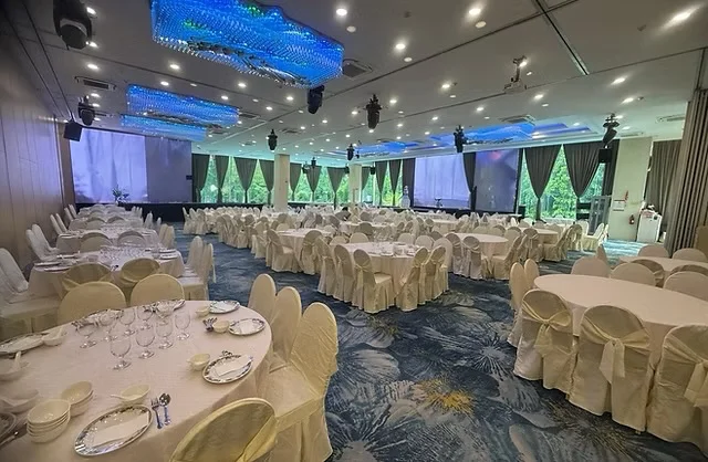 Crystal Room - Photo 1