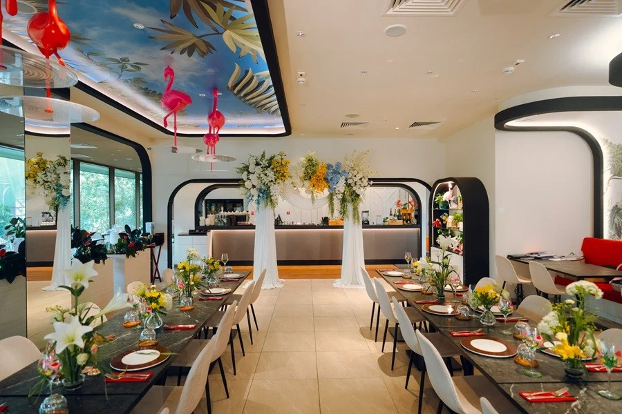 Crimson Restaurant (Bird Paradise) - Photo 6