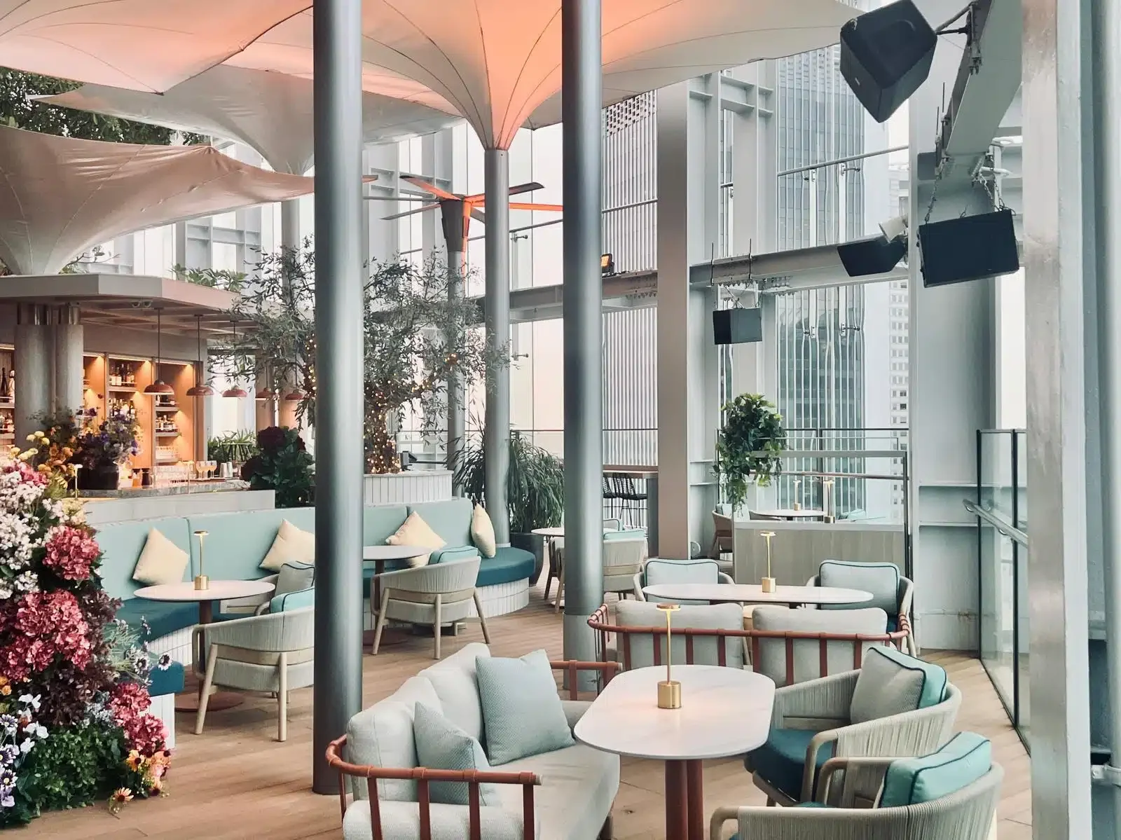 Artemis Grill & Sky Bar - Photo 5