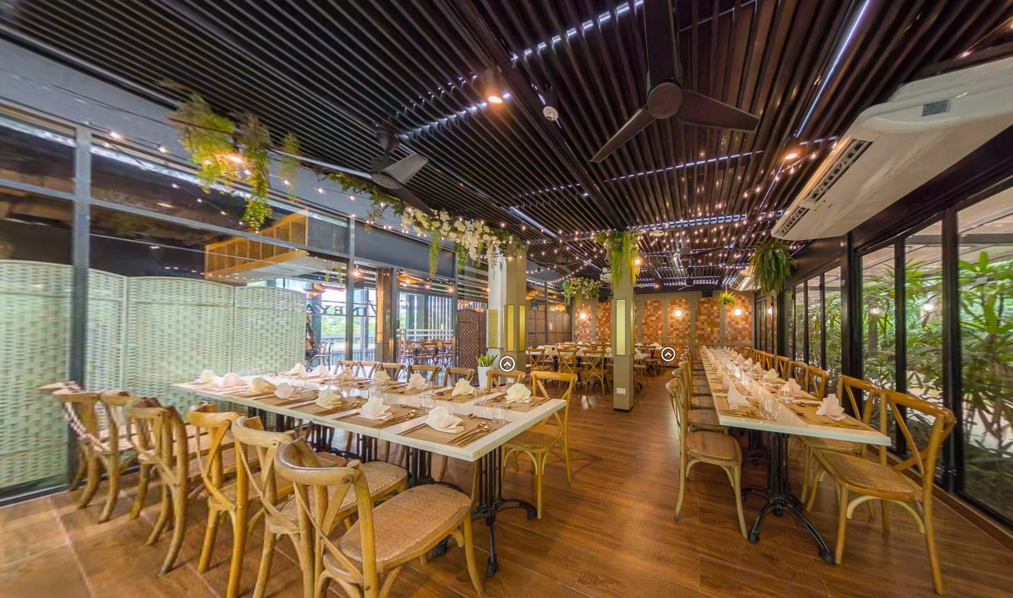 Full Restaurant (Indoor Dining Hall and The Verandah) - Photo 2